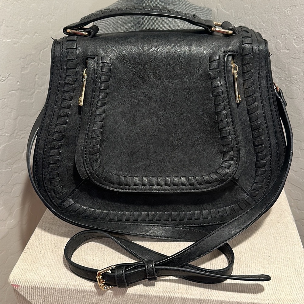 Urban Expressions Khloe Crossbody Bag